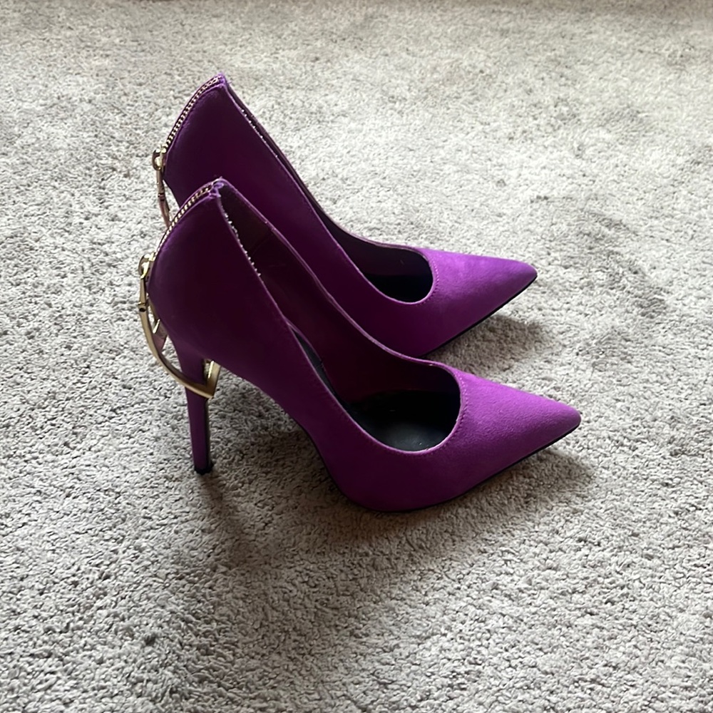 Magenta faux suede heels